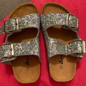 Toddler girls silver glitter sandals